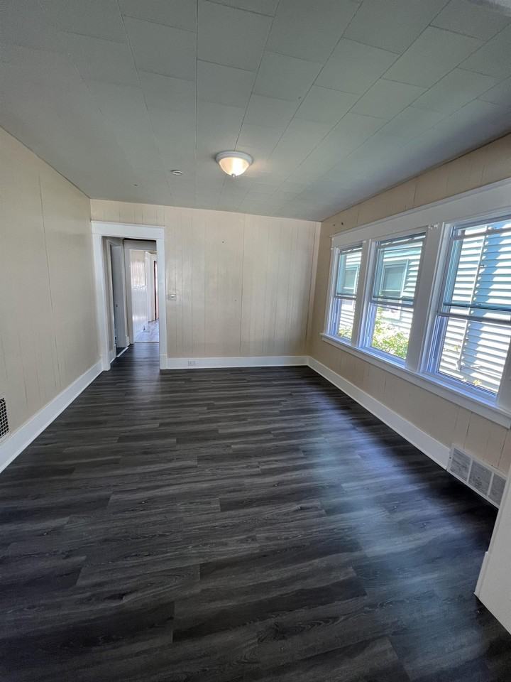 310 Chelsea Pl #1 - Photo 5 of 21