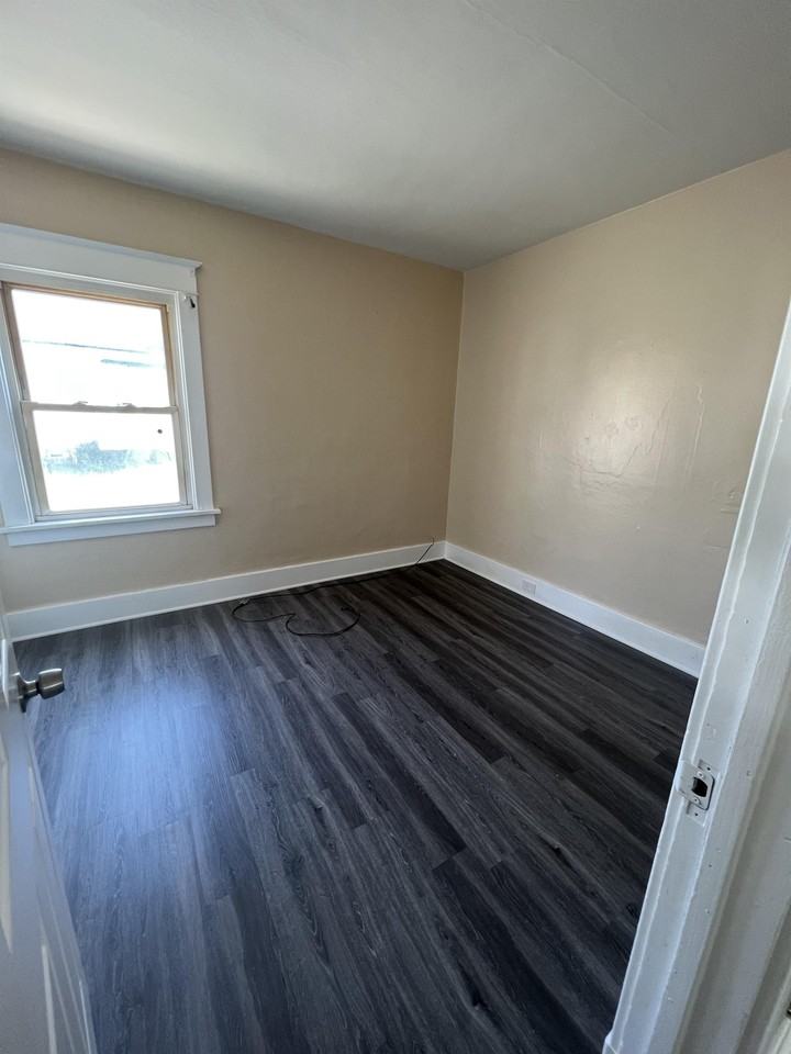 310 Chelsea Pl #1 - Photo 7 of 21