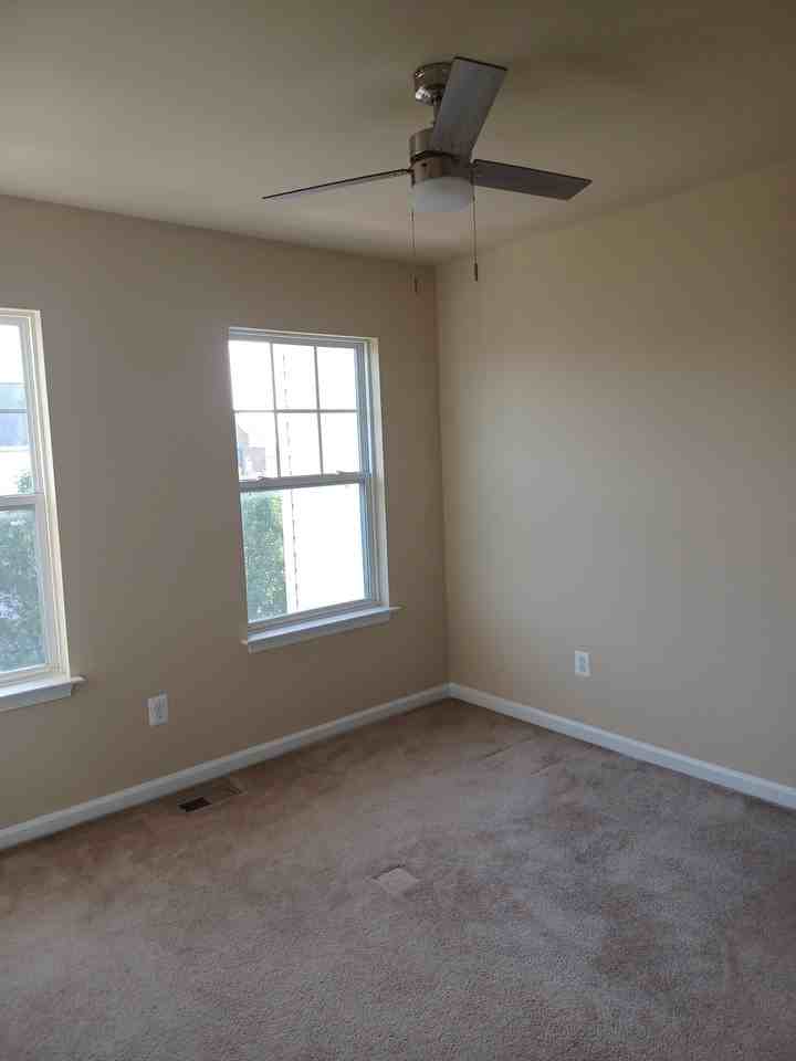 103 Argyle Ct #1 - Photo 6 of 13