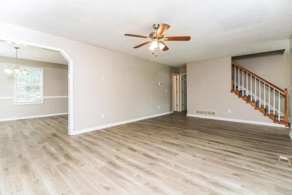 565 Bridge Grv - Photo 7 of 18