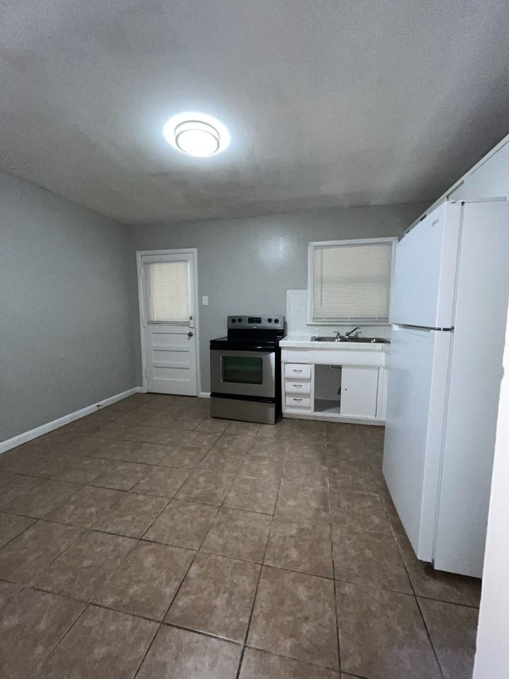 710 Patton Dr #1 - Photo 3 of 14