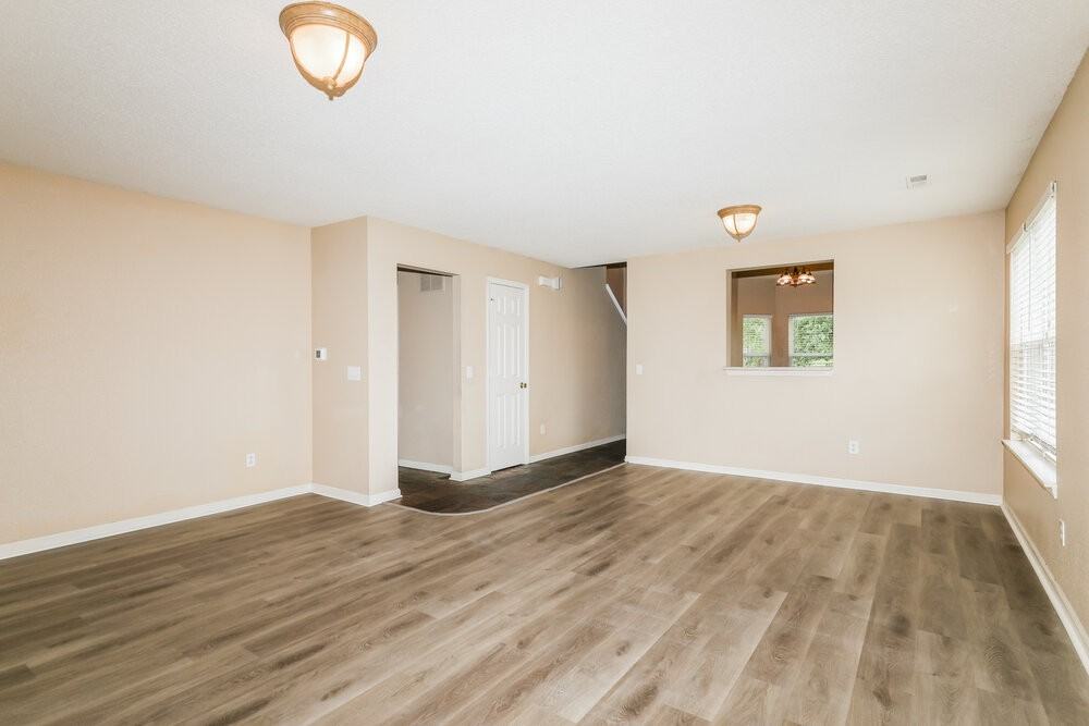 720 Treyburn Lakes Way - Photo 5 of 17