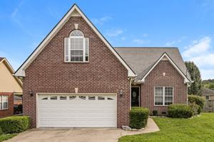 featured image of 2910 Iona Dr