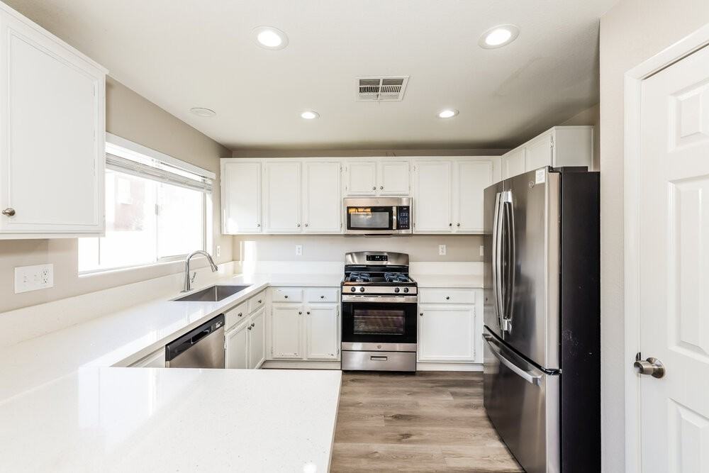 6236 Desert Lavender Ave - Photo 6 of 17
