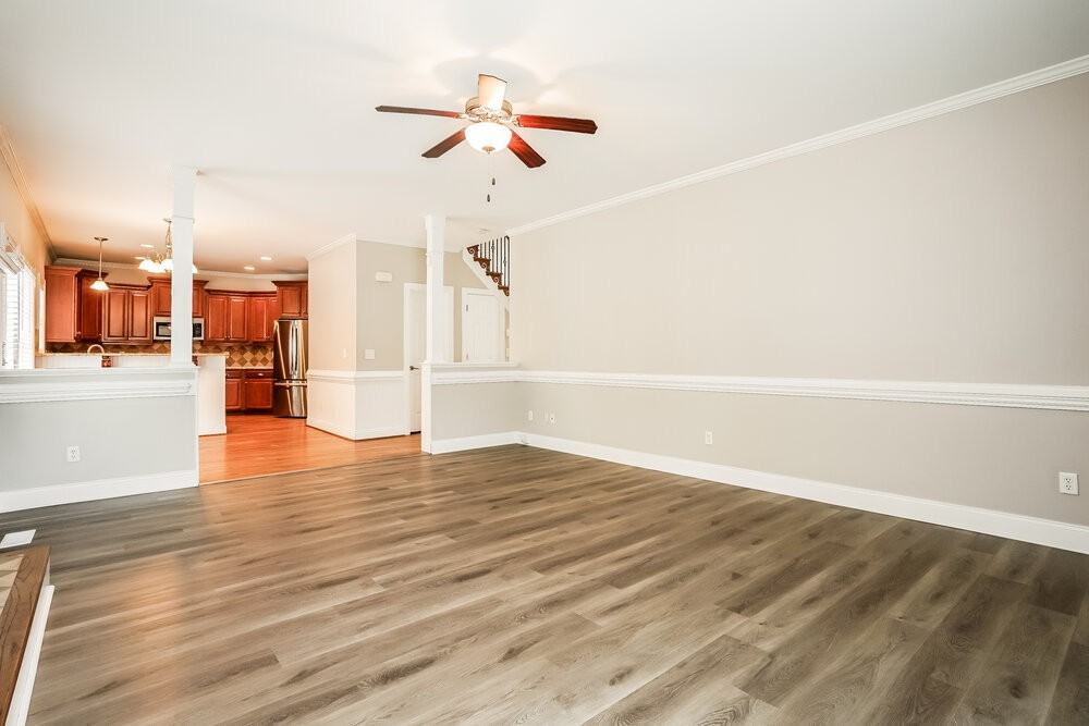 221 Worthington Ct - Photo 4 of 17