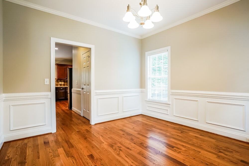 221 Worthington Ct - Photo 7 of 17