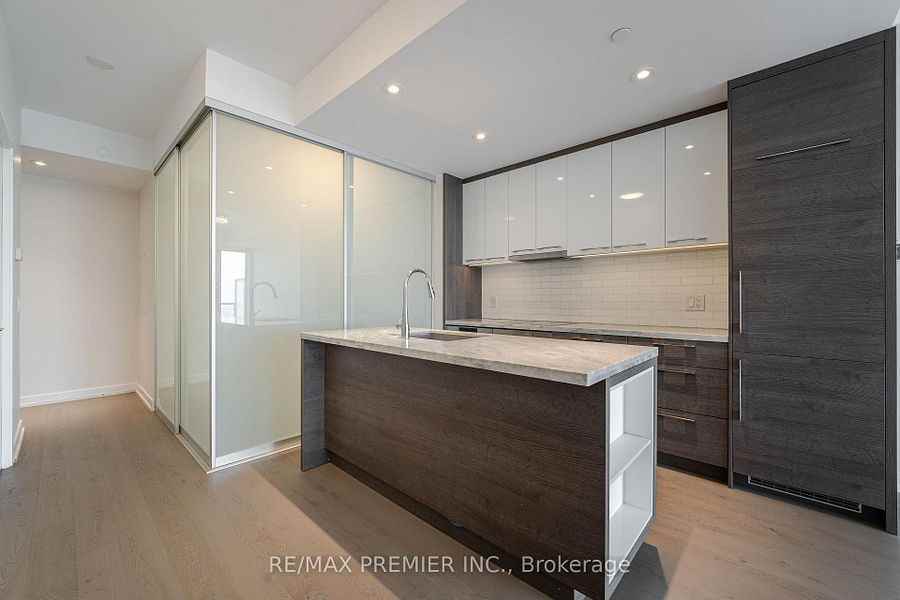 488 University Ave - Photo 4 of 22