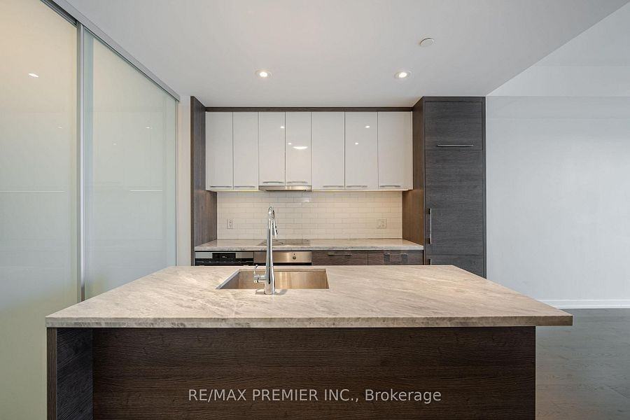 488 University Ave - Photo 5 of 22