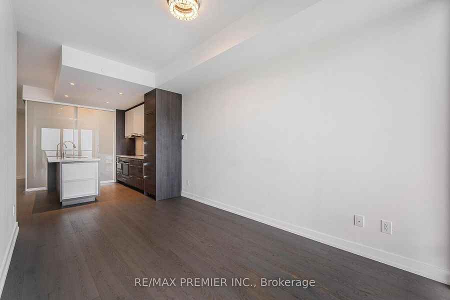 488 University Ave - Photo 6 of 22