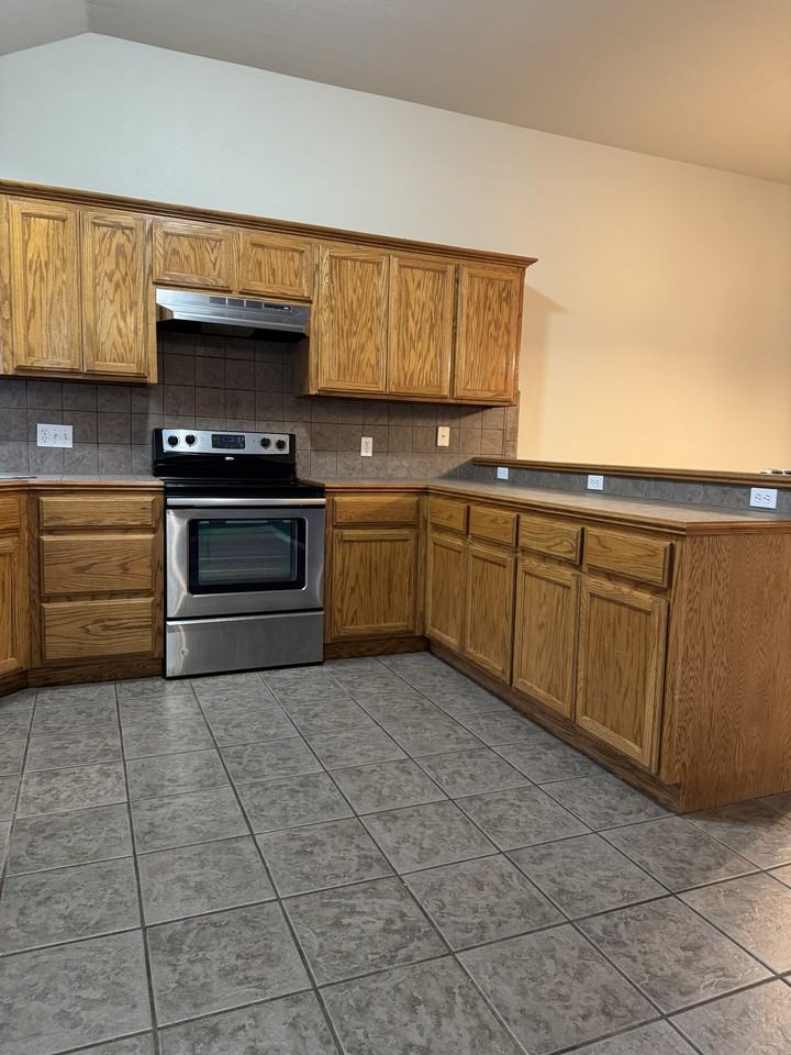 2237 Scissortail Landing Dr #1 - Photo 4 of 24
