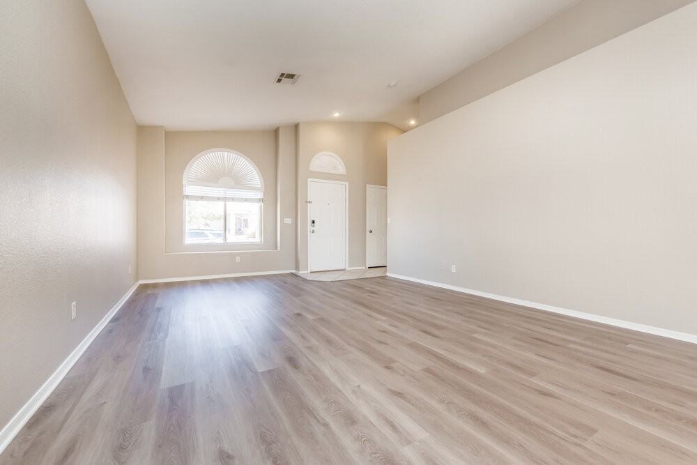 611 Snake Charmer Ave - Photo 4 of 16