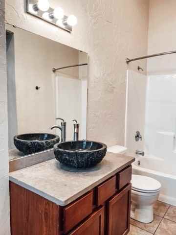 209 W Mcdaniel St #209-202 - Photo 7 of 11