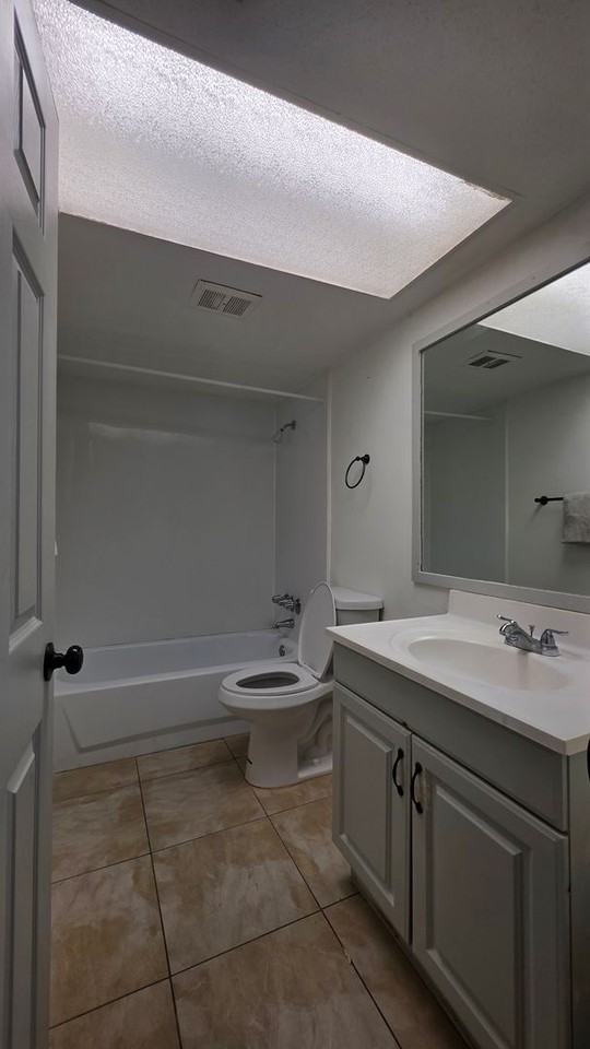 1140 S Ridgewood Ave - Photo 4 of 7