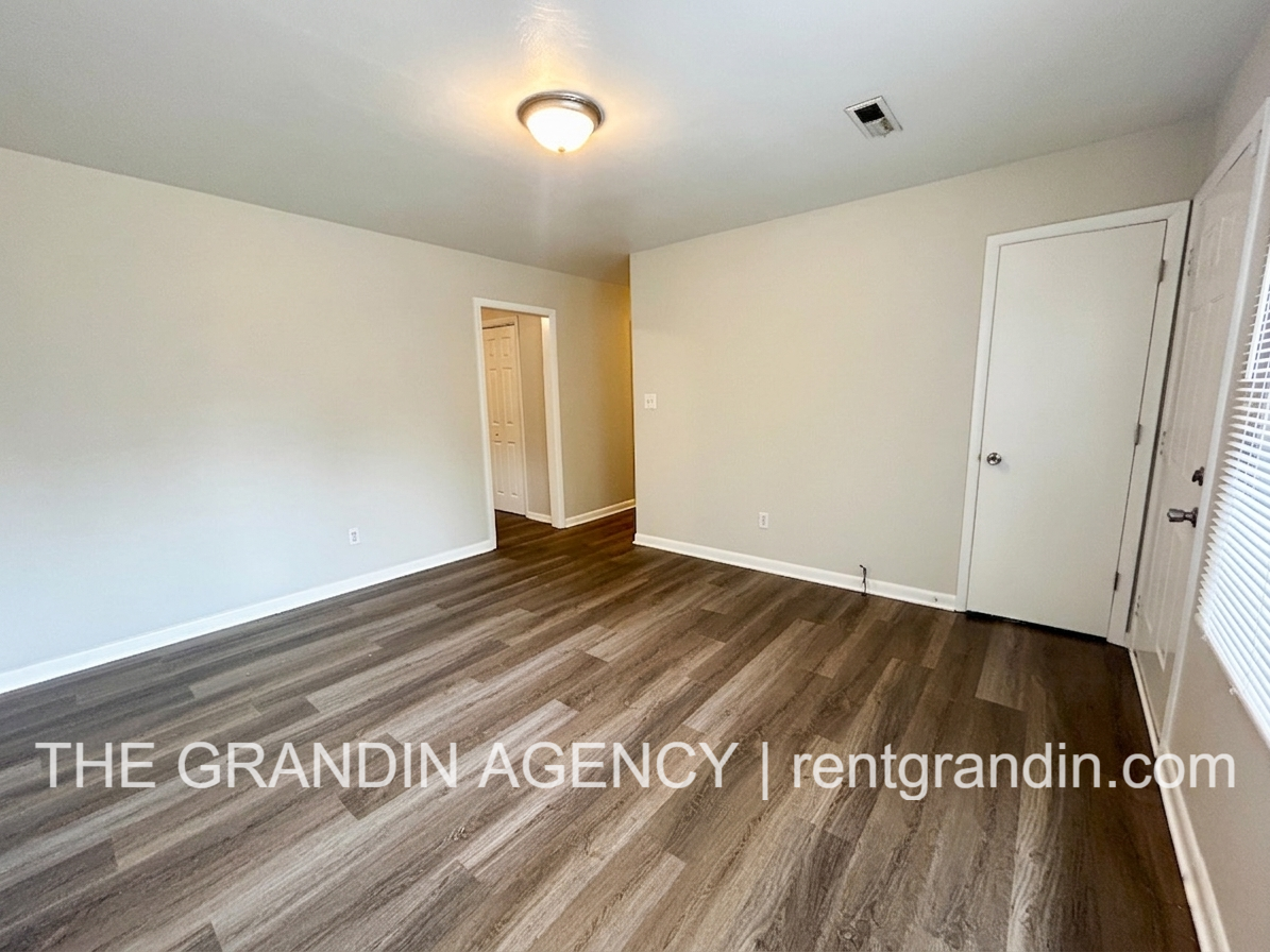 1344 Mabry Ave Se #1 - Photo 5 of 20