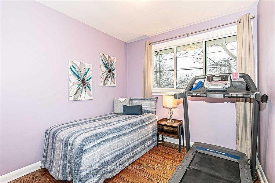 917 Henry Street - Photo 4 of 24