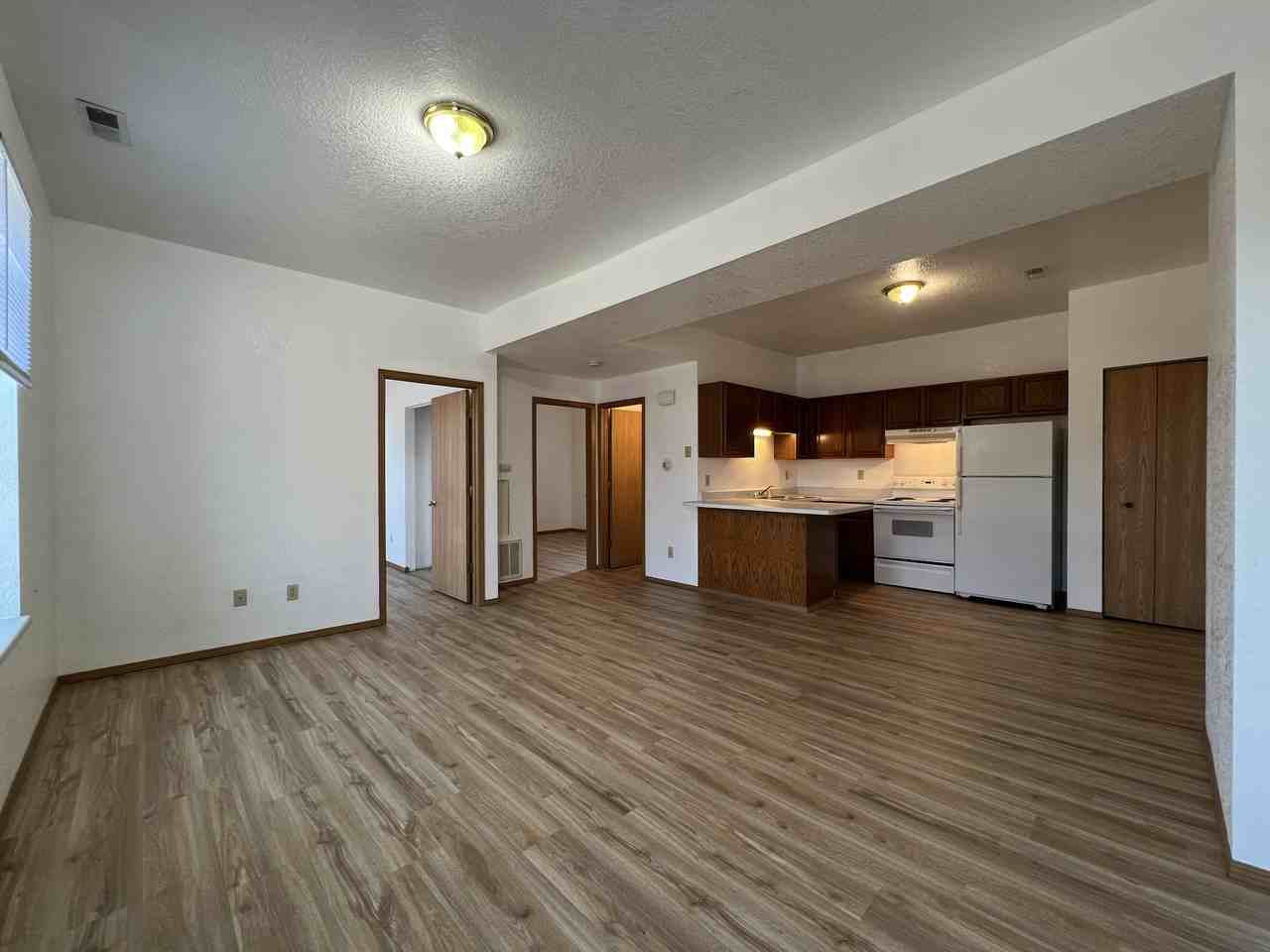 264 E 14th St #1-2 - Photo 4 of 9