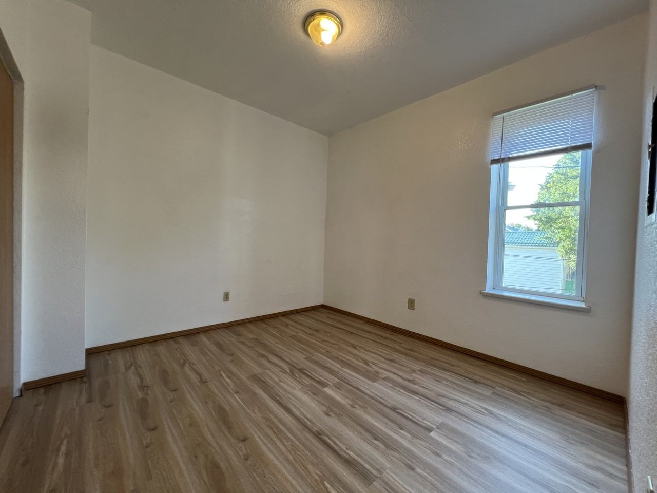 264 E 14th St #1-2 - Photo 6 of 9