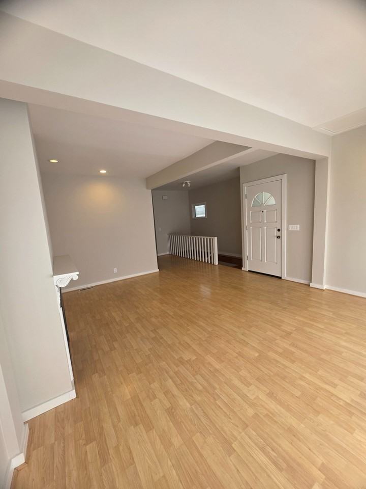 14 Allen St #1 - Photo 4 of 11