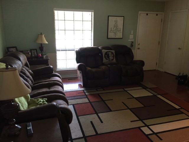 1604 Carolwood Ct #2 - Photo 3 of 21