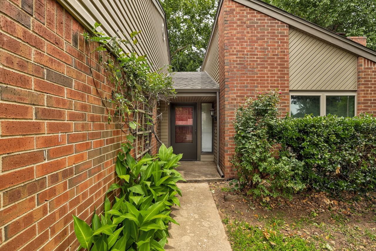 605 Springwood St #1 - Photo 2 of 24