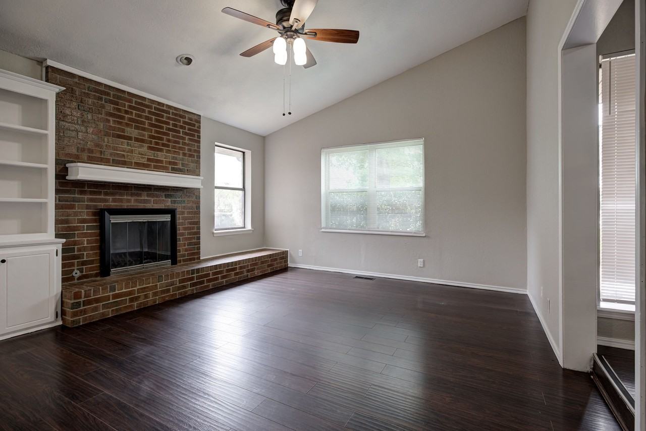 605 Springwood St #1 - Photo 5 of 24