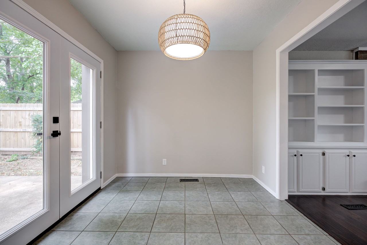 605 Springwood St #1 - Photo 7 of 24