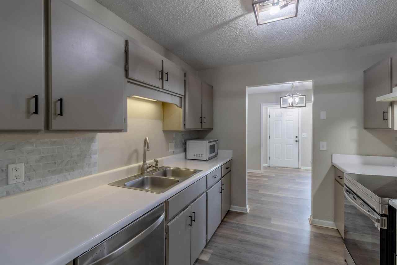 1103 Ballard Dr #1 - Photo 5 of 19