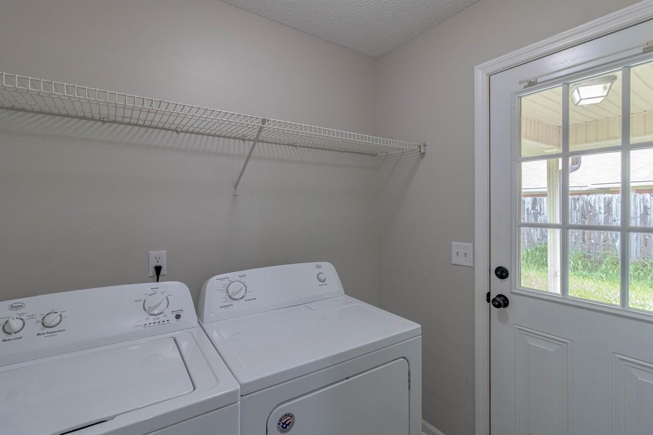 1103 Ballard Dr #1 - Photo 6 of 19