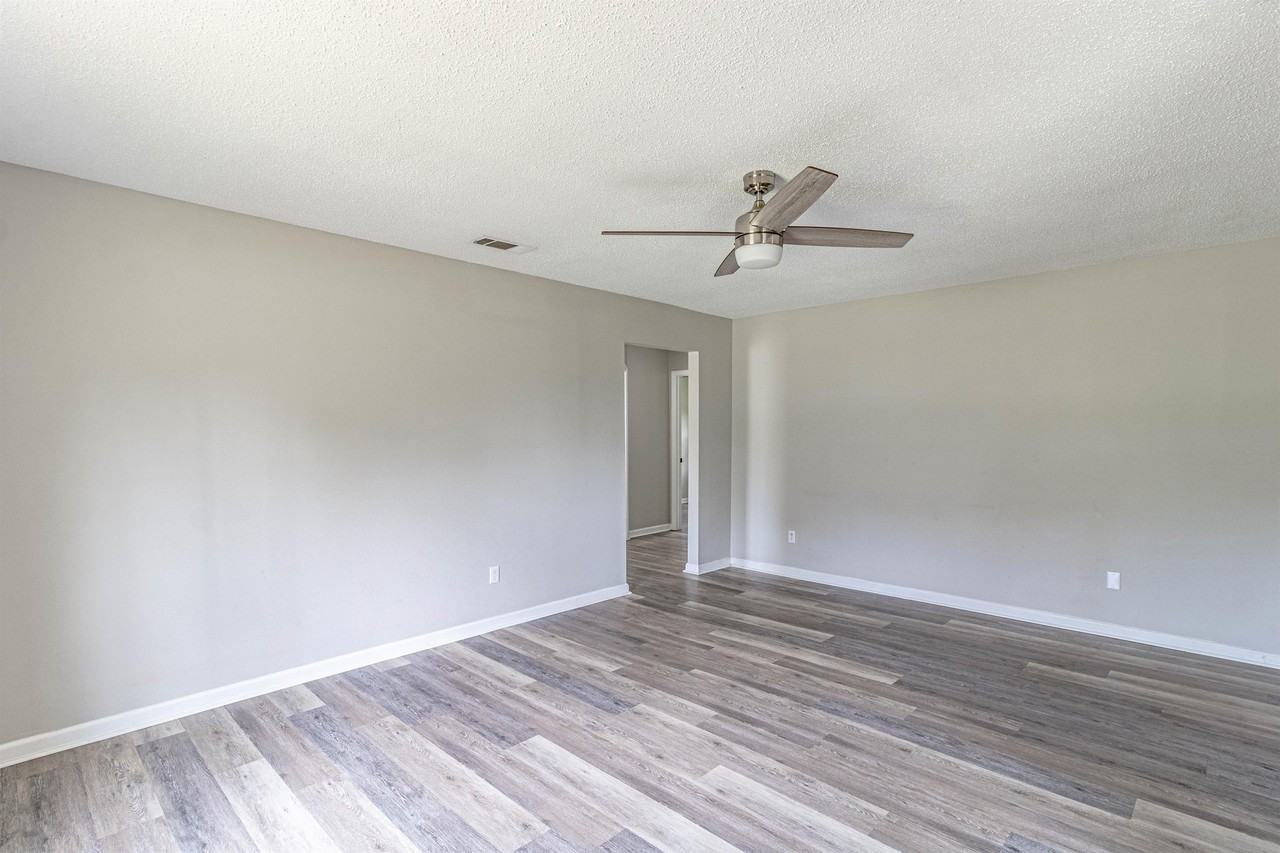 1103 Ballard Dr #1 - Photo 7 of 19