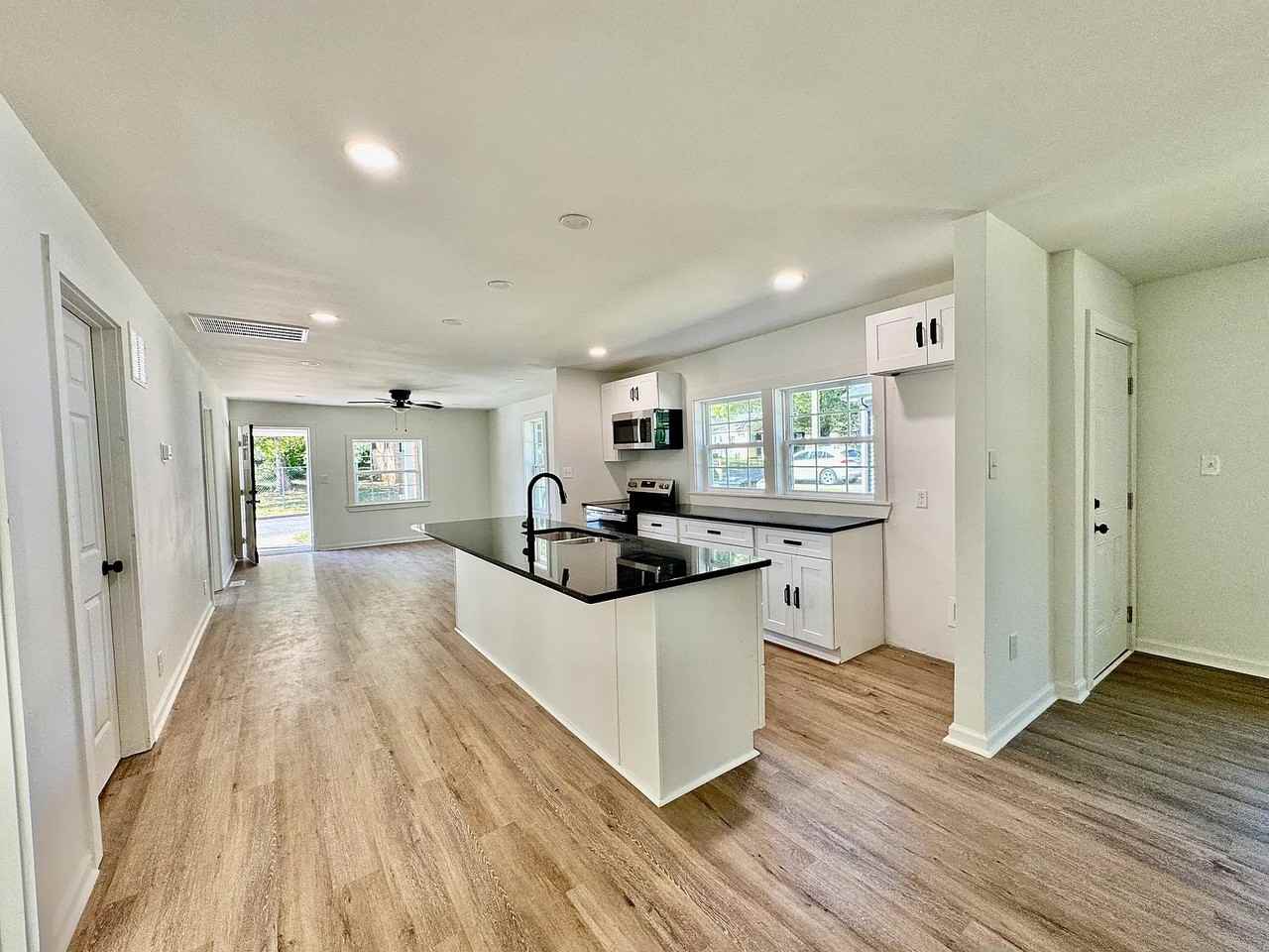 351 Fox St Sw - Photo 5 of 40