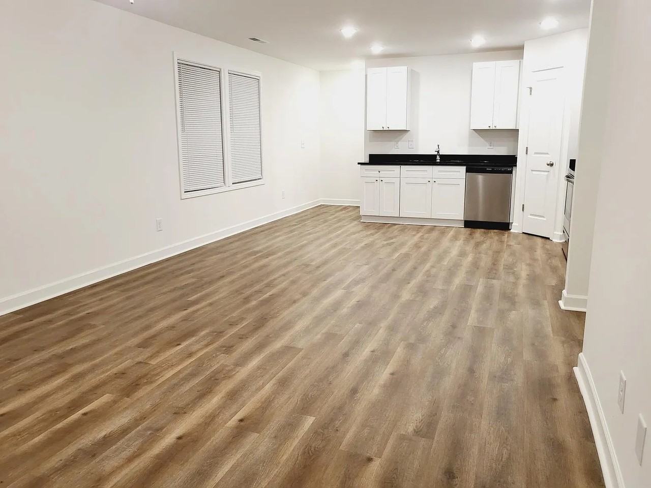 912 2nd St - Photo 4 of 20