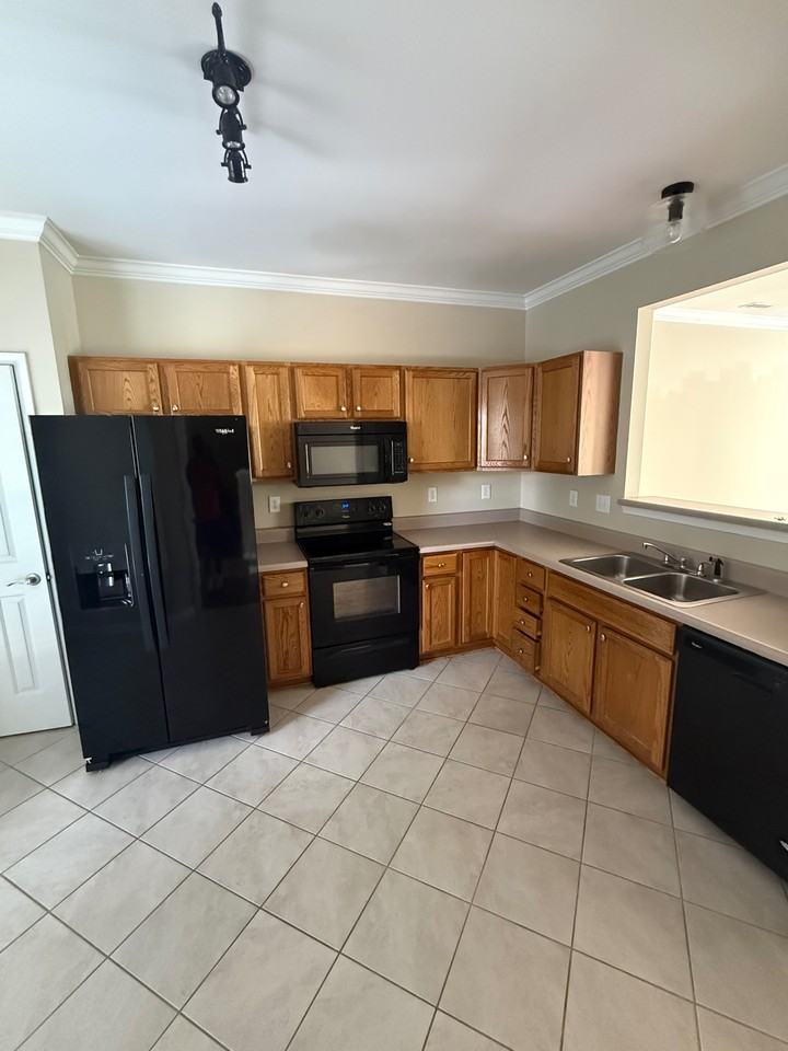 14548 Reese Blvd W - Photo 7 of 30
