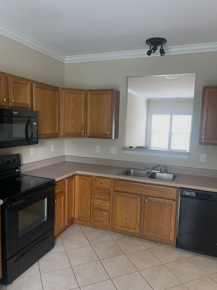 14548 Reese Blvd W - Photo 5 of 30