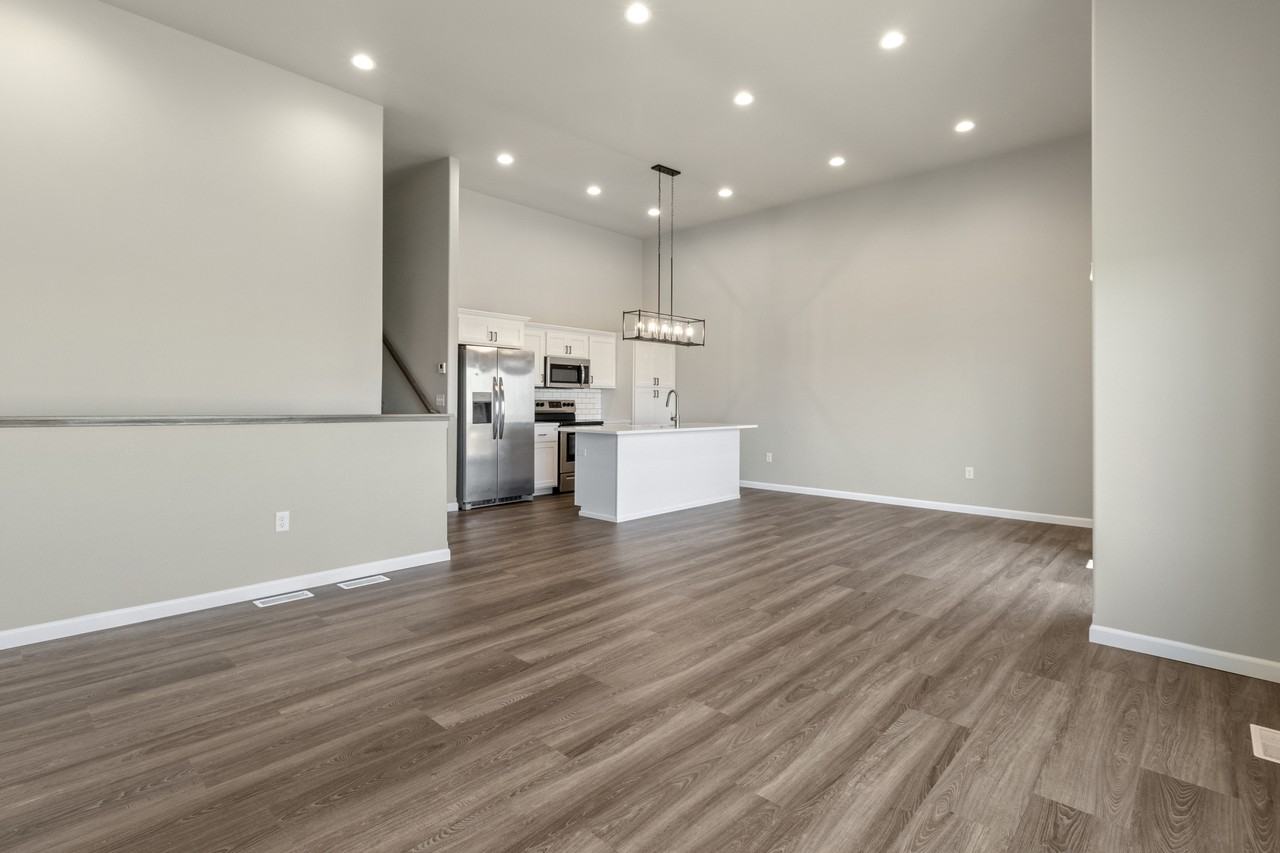 745 1st Ave #1 - Photo 4 of 13