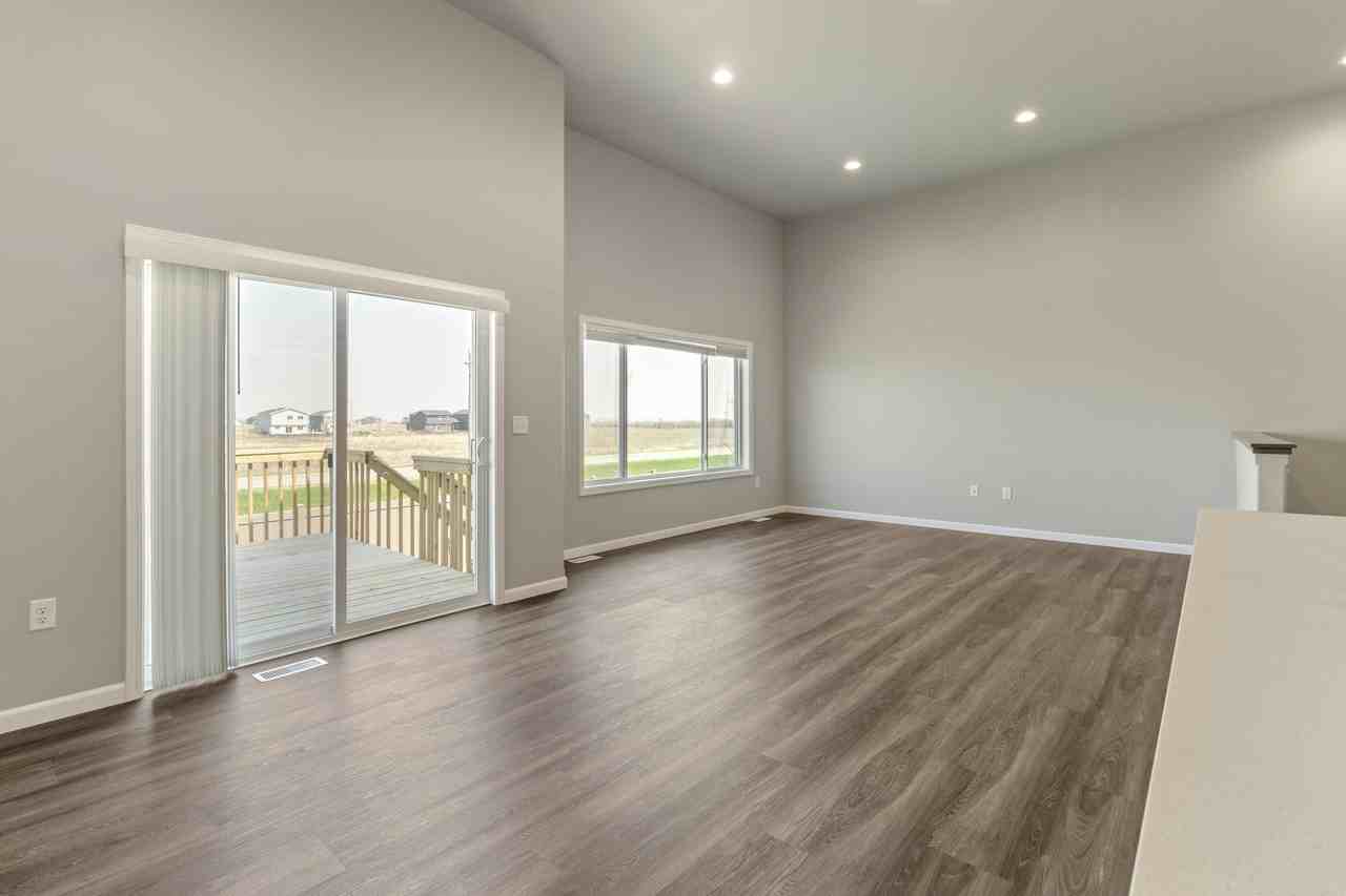 745 1st Ave #1 - Photo 6 of 13