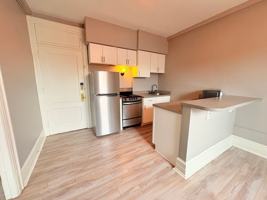 featured image of 7 W Philadelphia St