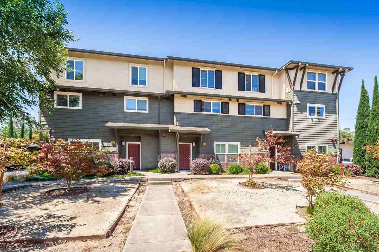 5499 Carlson Dr Sacramento CA - Photo 2 of 36