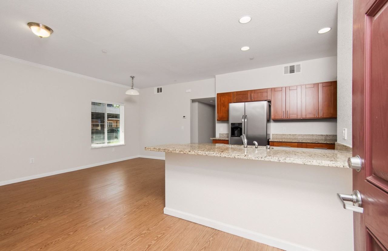 5499 Carlson Dr Sacramento CA - Photo 5 of 36