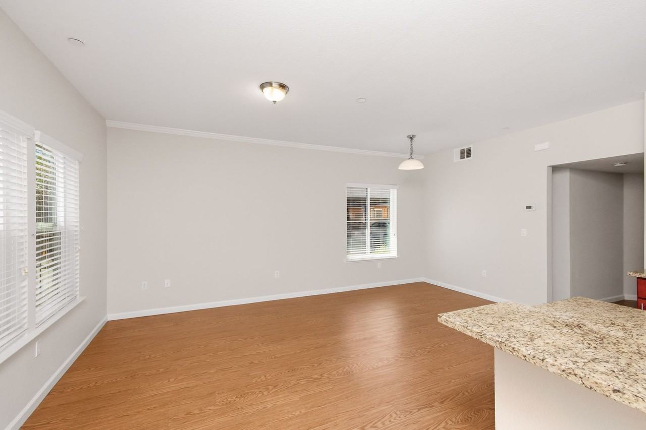 5499 Carlson Dr Sacramento CA - Photo 6 of 36