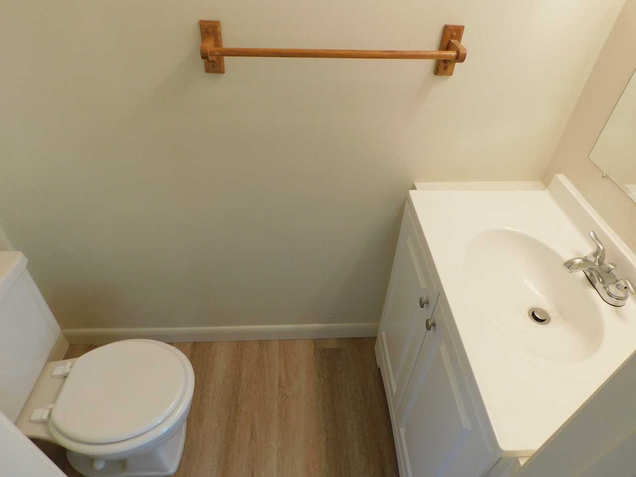 215 Greenbrier Ave #1 - Photo 4 of 21