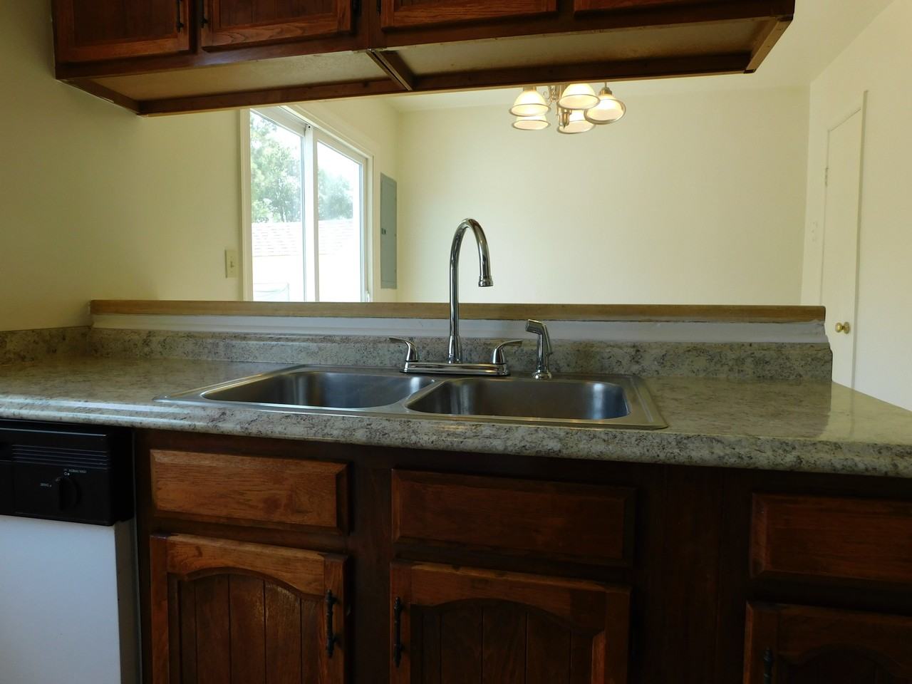 215 Greenbrier Ave #1 - Photo 7 of 21