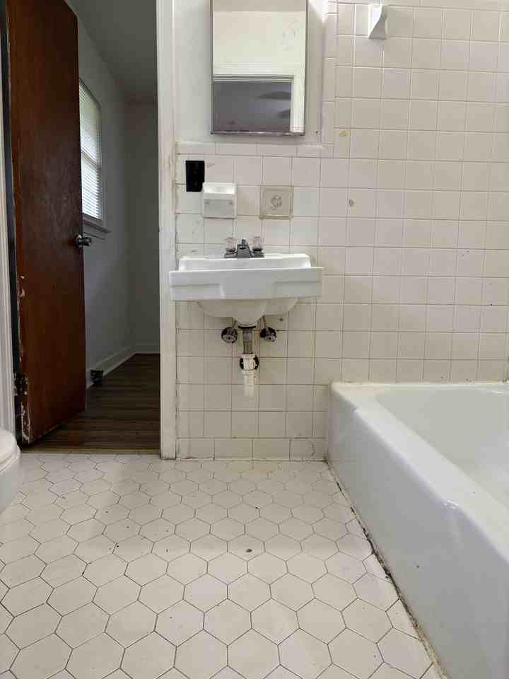 429B Lyerly St #1 - Photo 7 of 9