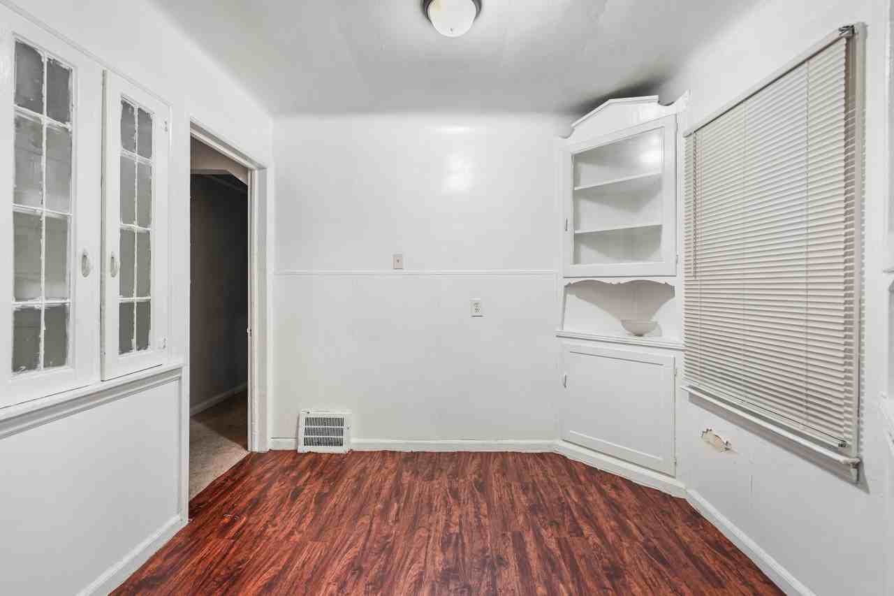 9227 Prest St #1 - Photo 4 of 10
