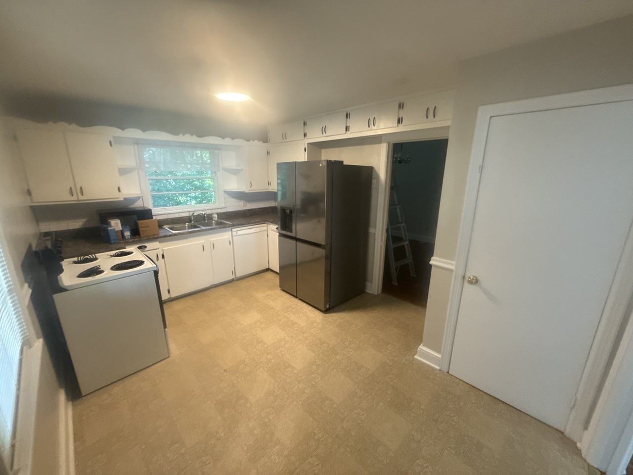 139 Winthrop Dr #1 - Photo 5 of 13