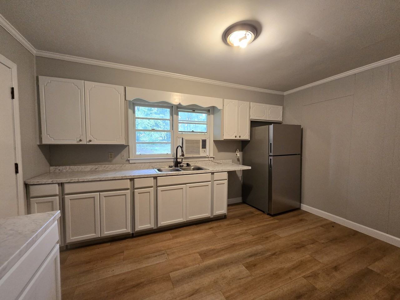 412 Beechwood Cir #1 - Photo 3 of 9