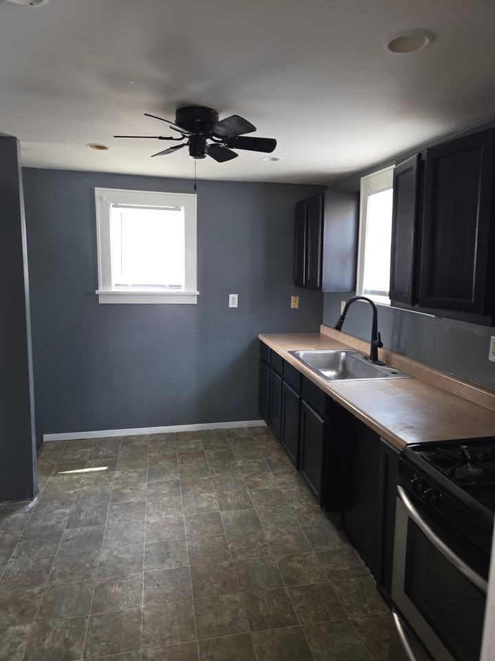 1214 W Brons Ave #1 - Photo 5 of 9
