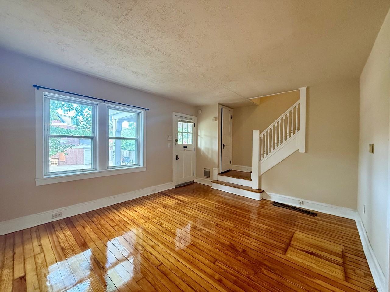 2105 Gilles St #1 - Photo 4 of 18