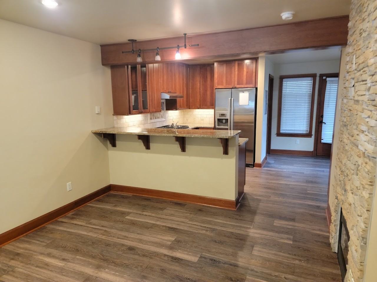 631 E Croy St #23 - Photo 3 of 11