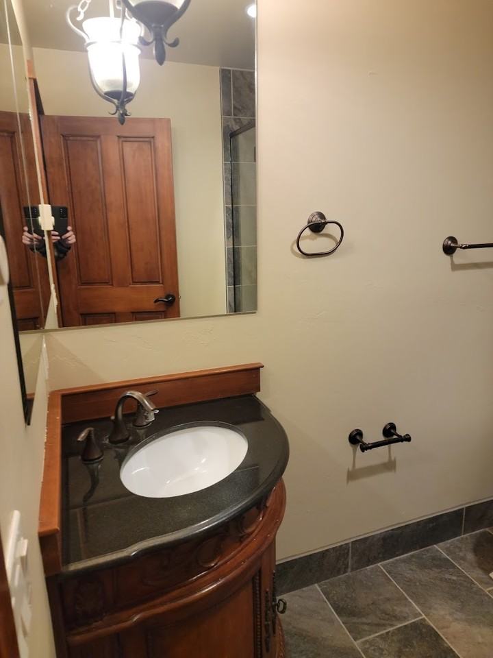 631 E Croy St #23 - Photo 7 of 11