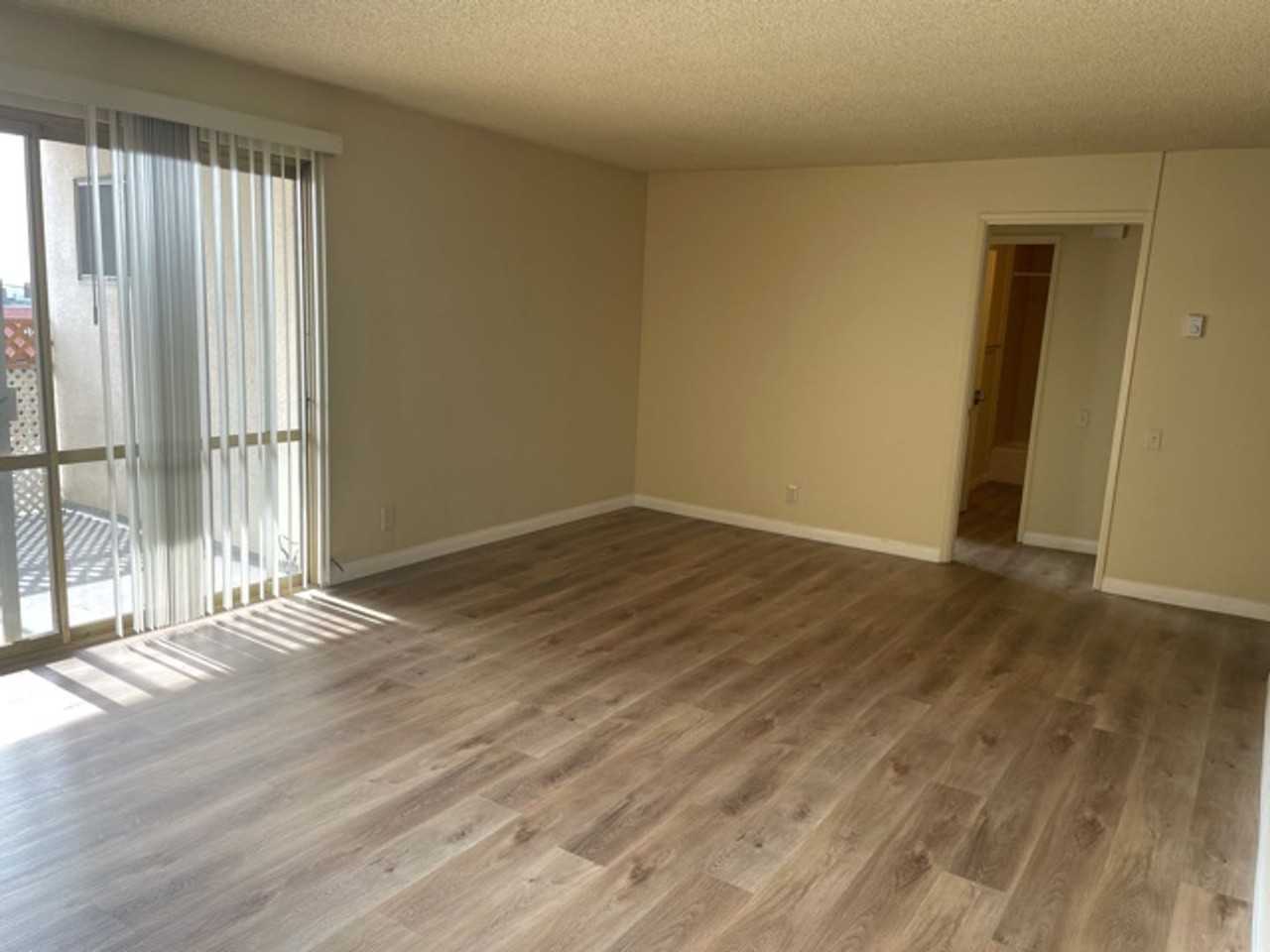 Beverly Wilcox Apartments - Photo 3 of 25